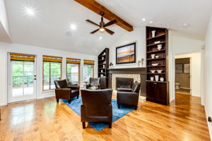 Stunning Great Room w Deck Access
