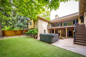 Astroturf Backyard w New Hot Tub