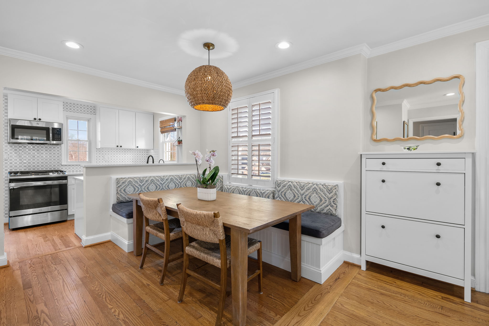 09. 10604 Lorain Ave