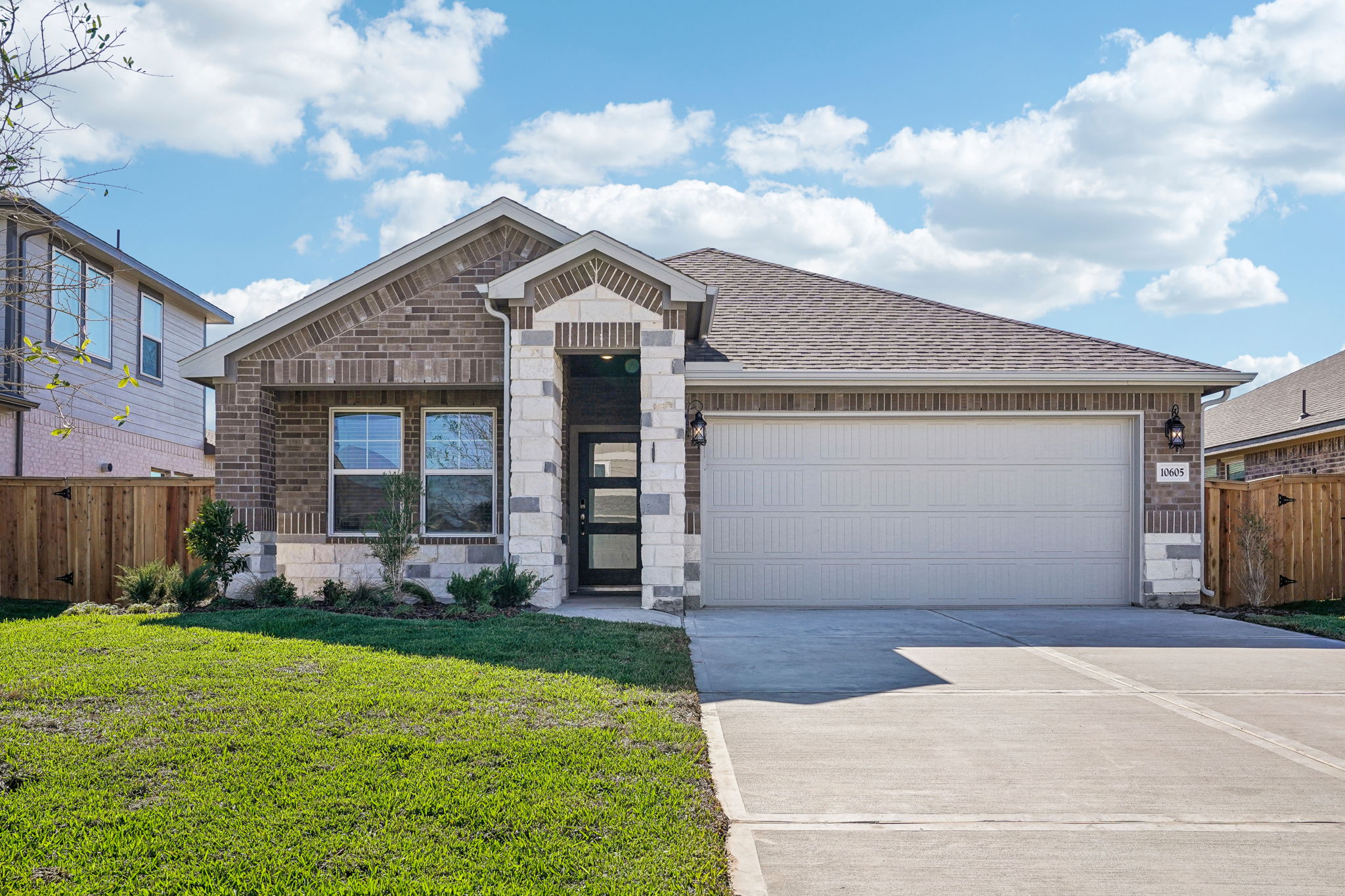 Houston - Central Park Square - 10605 Discovery Ln, Texas City, TX 77591 - 002