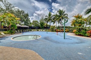 SPLASH AND KIDS POOL