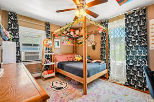 Narragansett Blvd-S1006-032.jpg