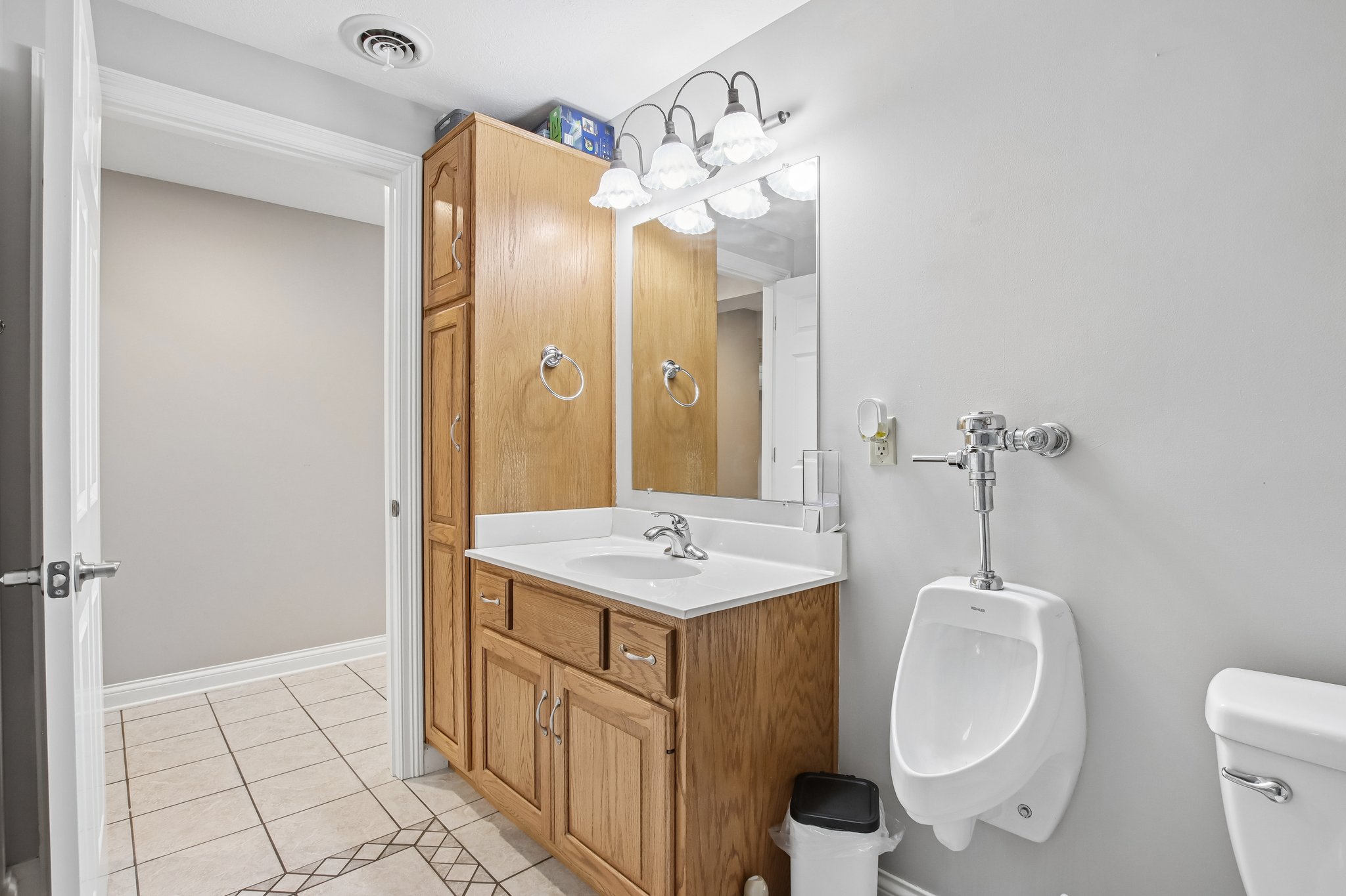 W Cedar Ln-S0706-042.jpg