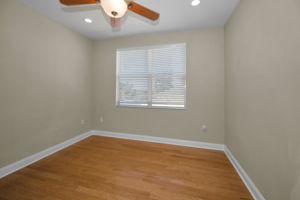 Upper Level Bedroom4