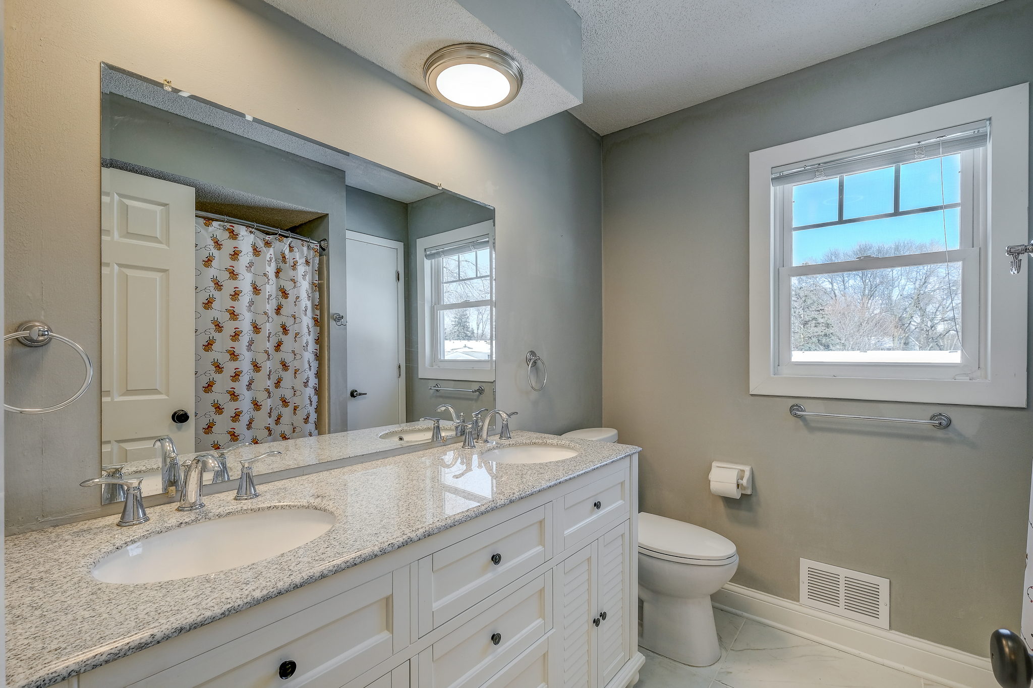 Upstairs - Full Bath
