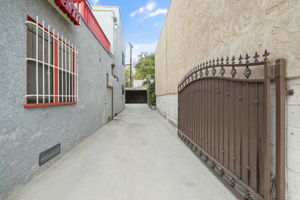  Photo 42