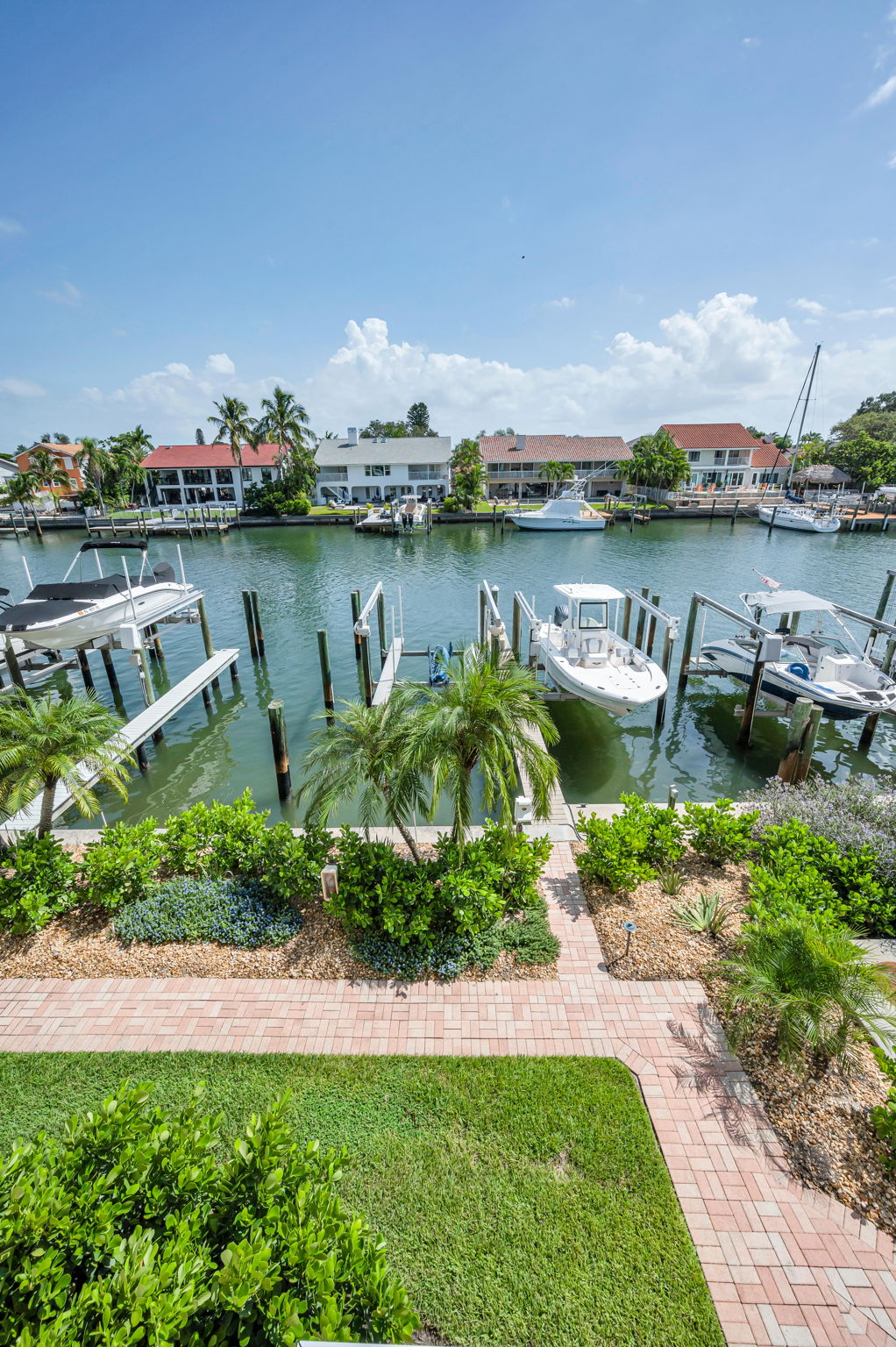 Living Room Balcony4 View