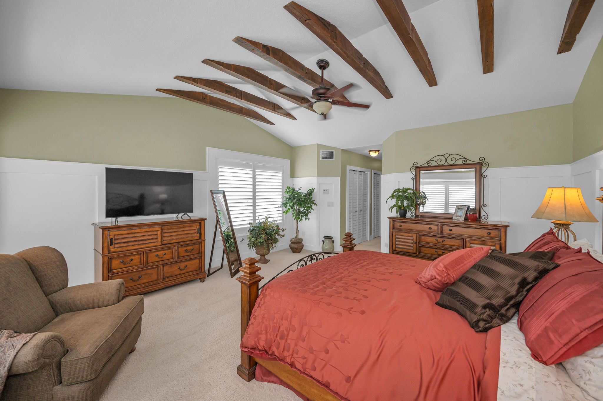 Upper Level Primary Bedroom1d