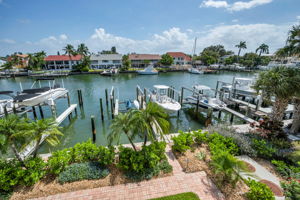 Living Room Balcony5 View