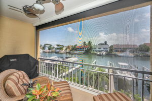 Living Room Balcony9