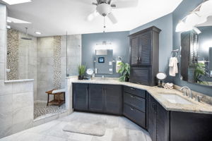 Upper Level Primary Bathroom1a