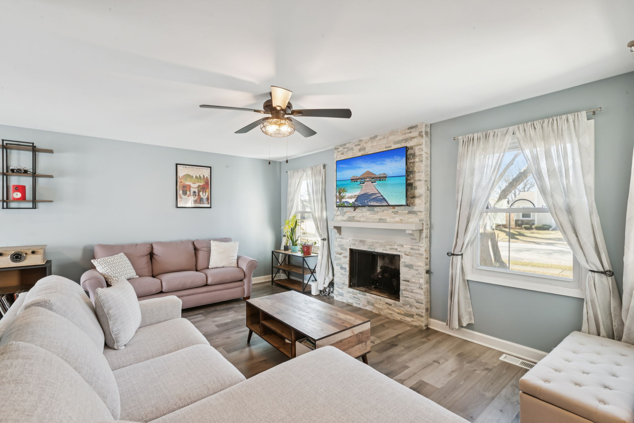 Stonehedge Dr-1902-004