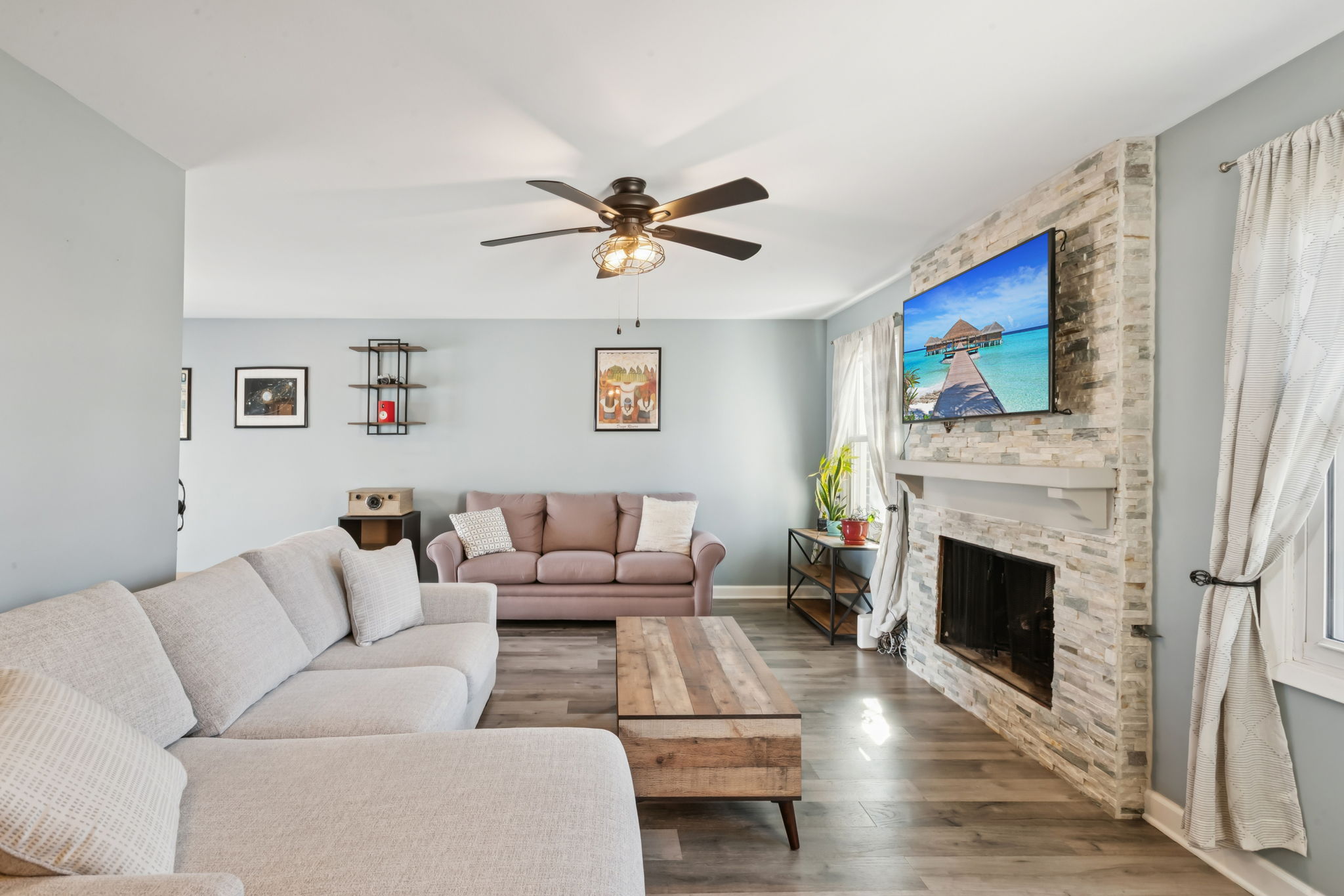 Stonehedge Dr-1902-007