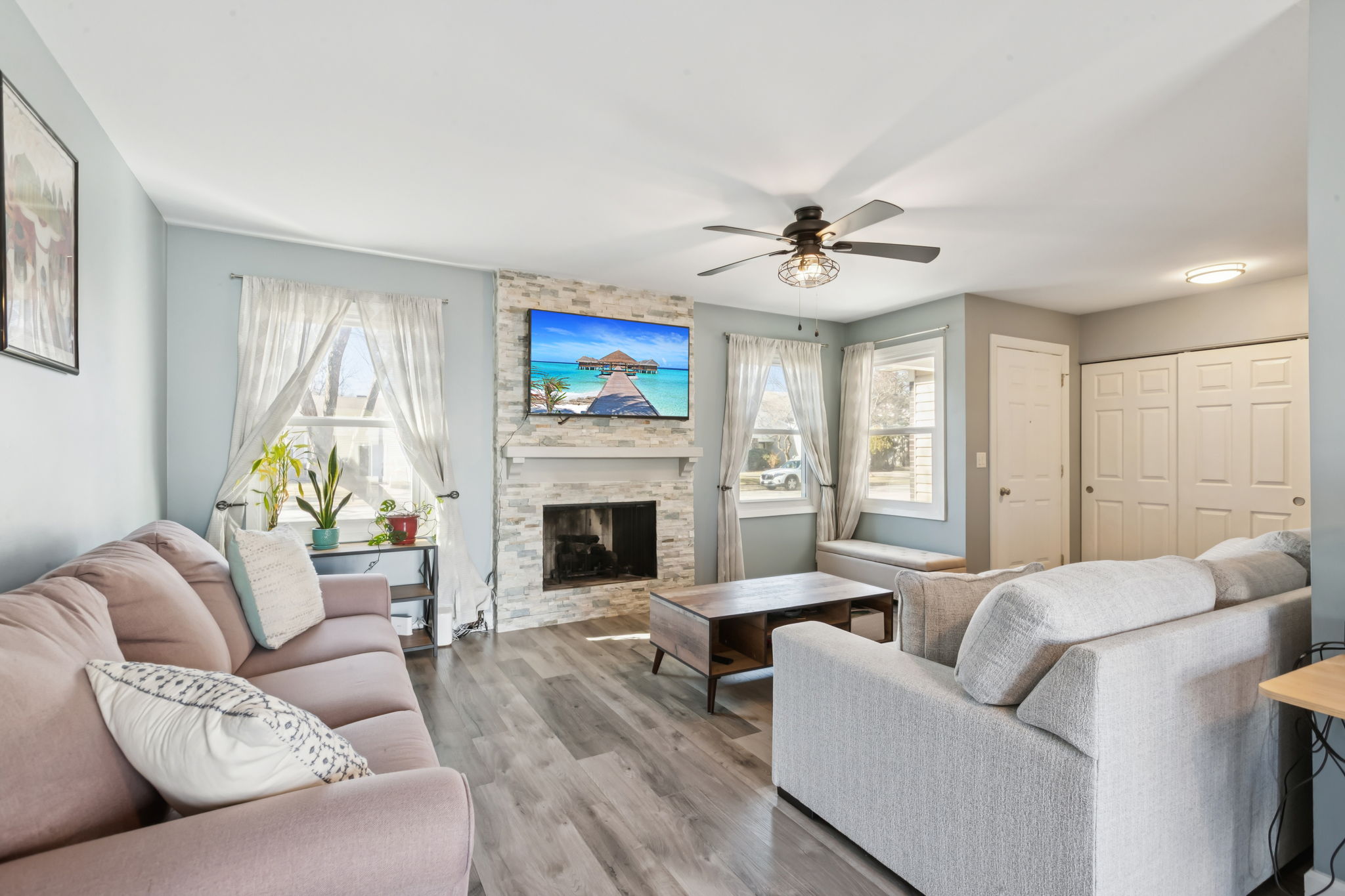 Stonehedge Dr-1902-008