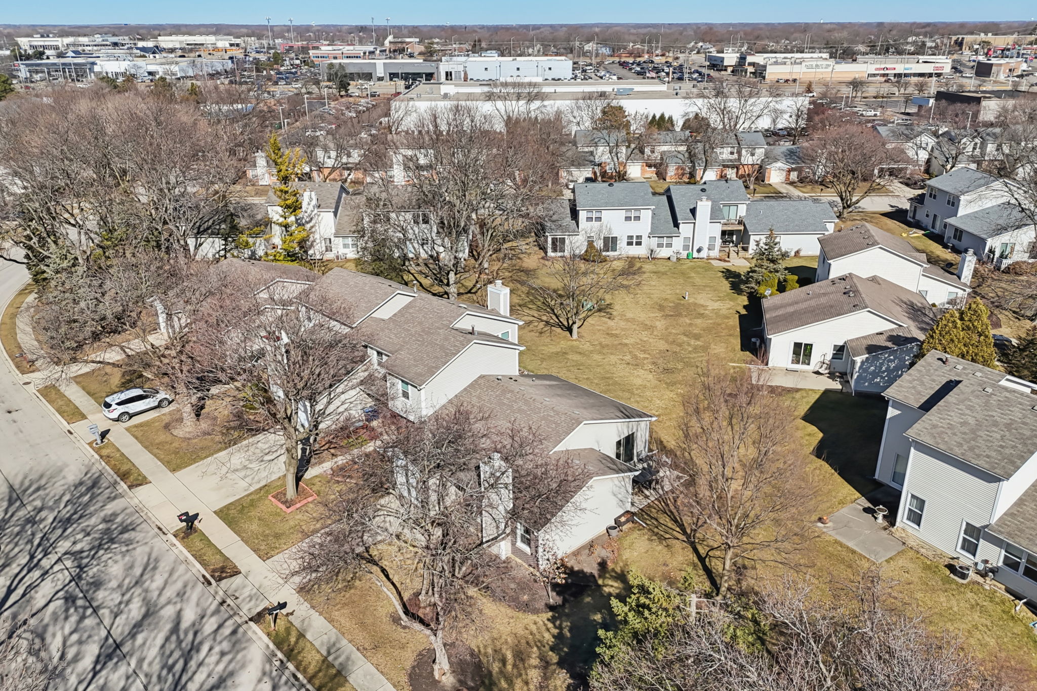 Stonehedge Dr-1902-034