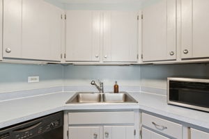 Stonehedge Dr-1902-017