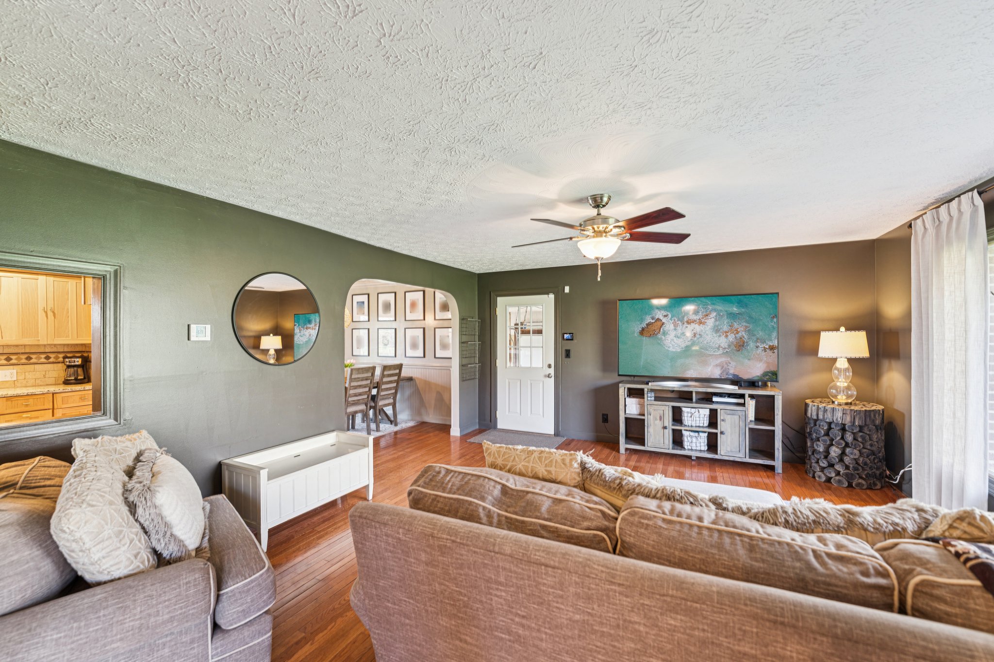 Clapsaddle Ave-S1004-006.jpg