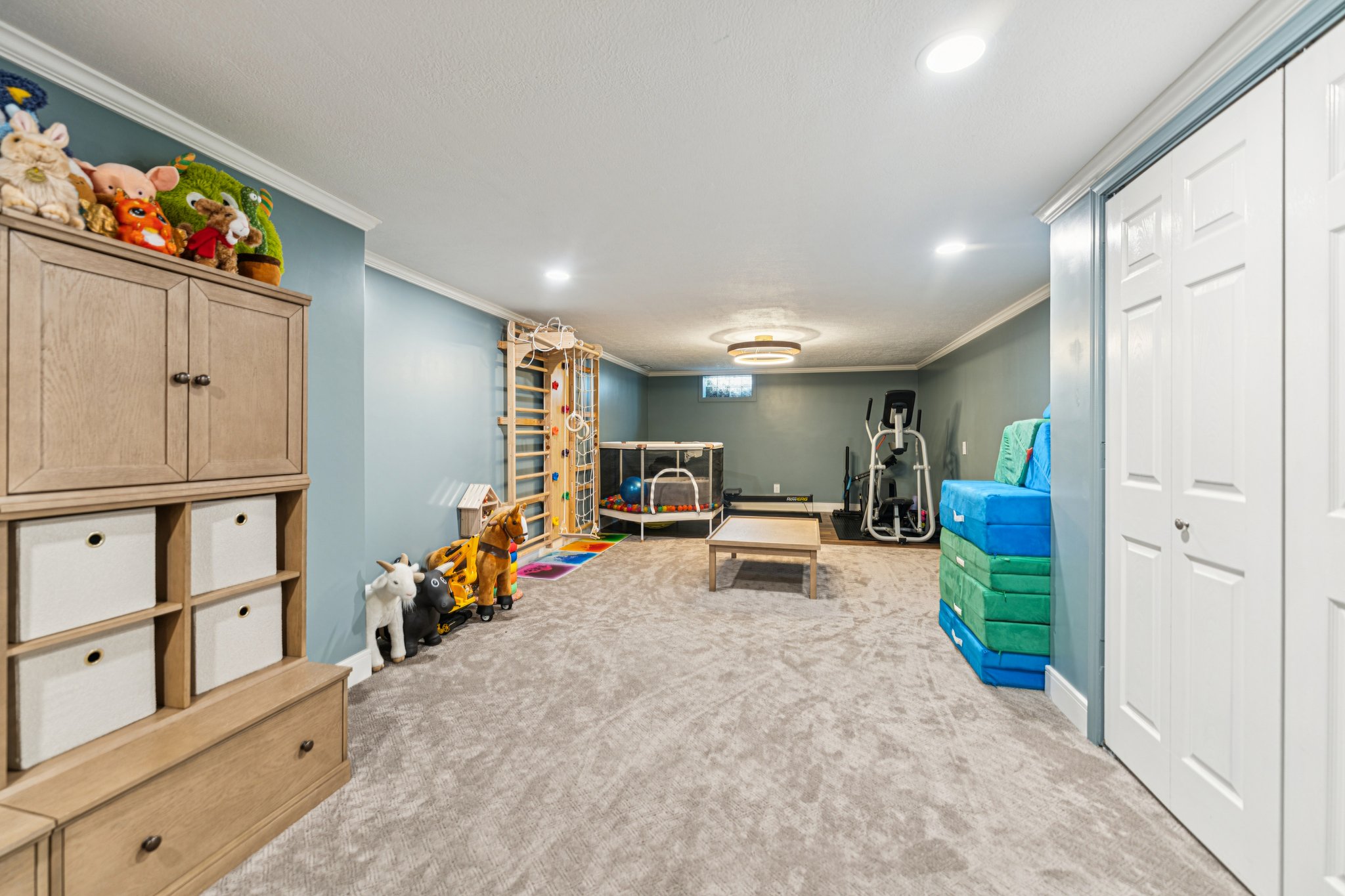 Clapsaddle Ave-S1004-048.jpg