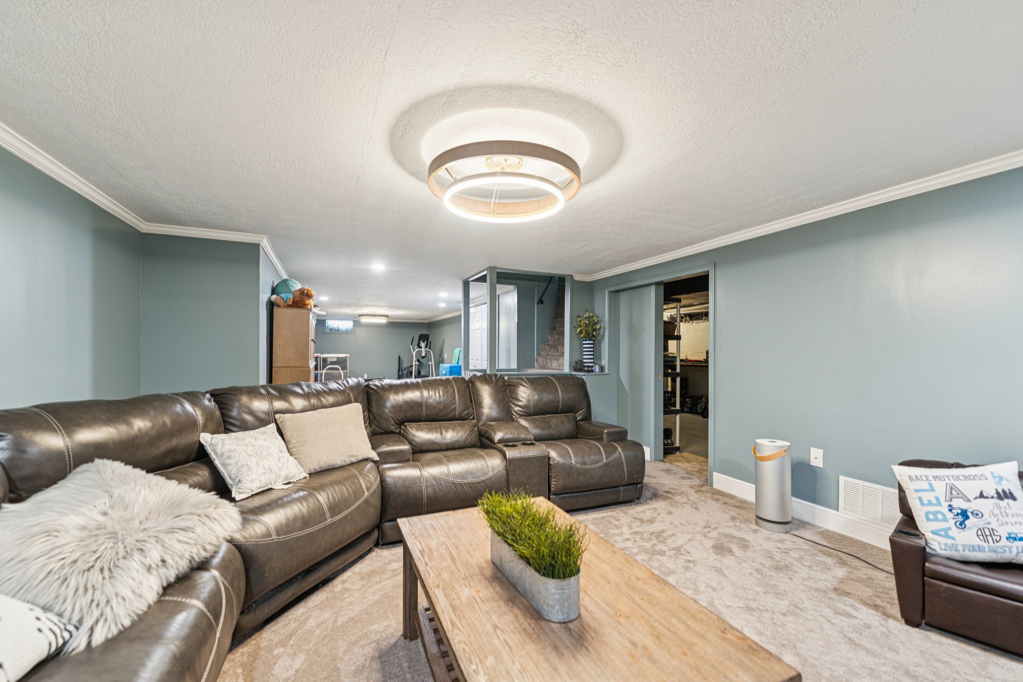 Clapsaddle Ave-S1004-052.jpg