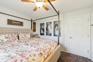 Clapsaddle Ave-S1004-023.jpg