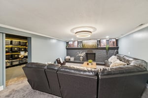 Clapsaddle Ave-S1004-050.jpg