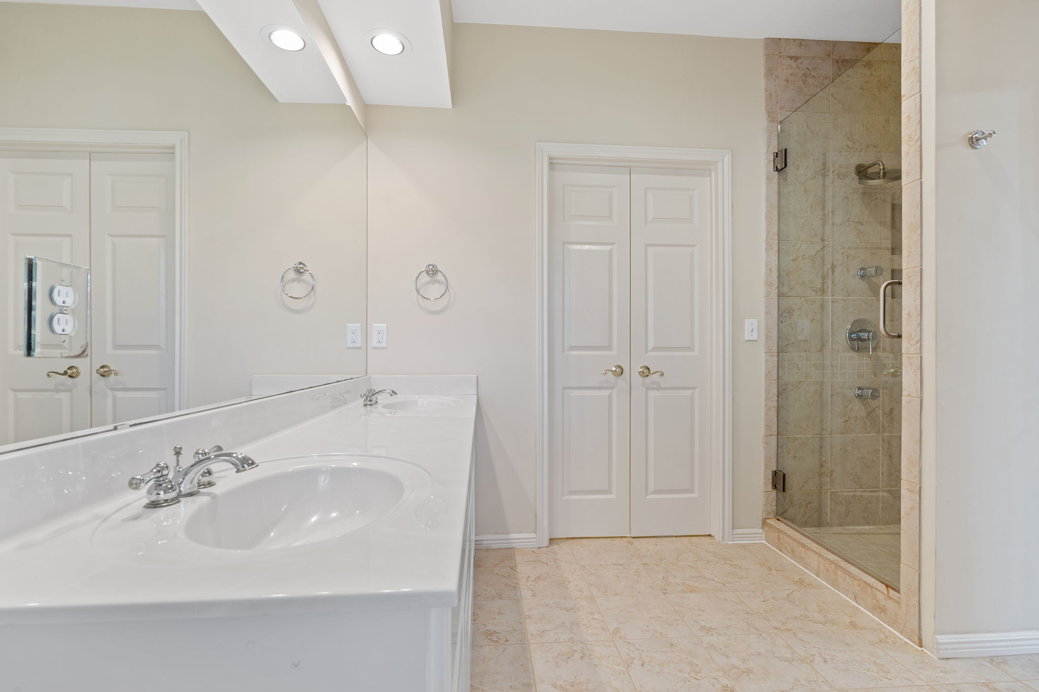 Upstairs Primary Bath