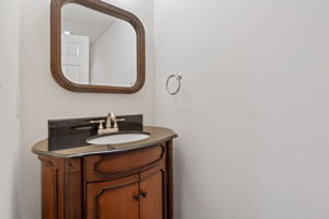 Main Level Powder Bath