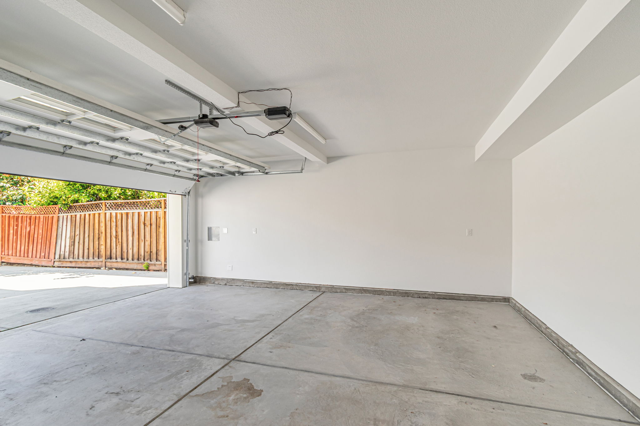 020_1064 Lewis St _
