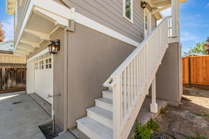004_1064 Lewis St _