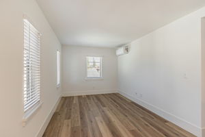 006_1064 Lewis St _
