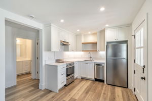 010_1064 Lewis St _