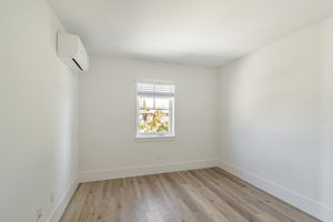 013_1064 Lewis St _
