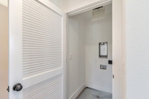 018_1064 Lewis St _