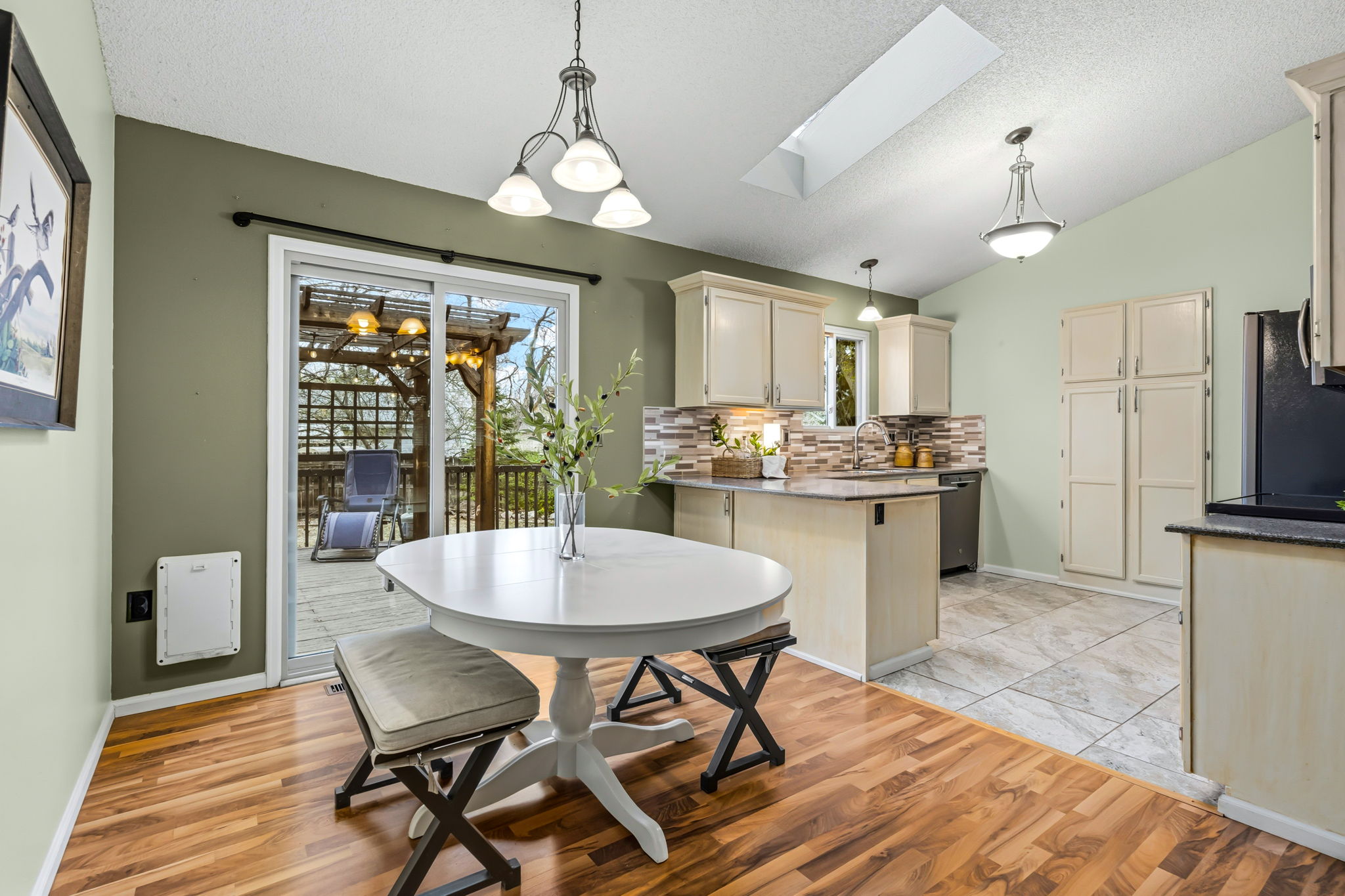 Eat-in kitchen, new skylights, lots of cabinet and counter space