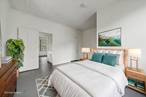 DSC02658 virtually staged.jpeg