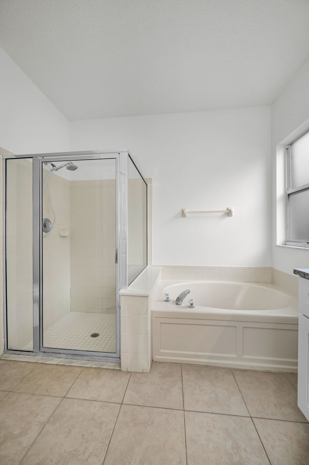 Primary Bathroom1b