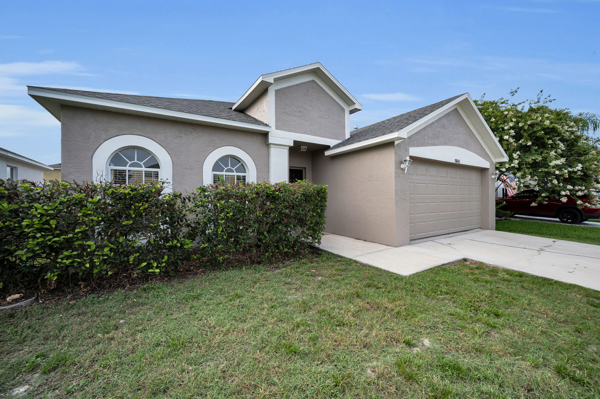 Front Exterior5