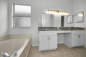 Primary Bathroom1c