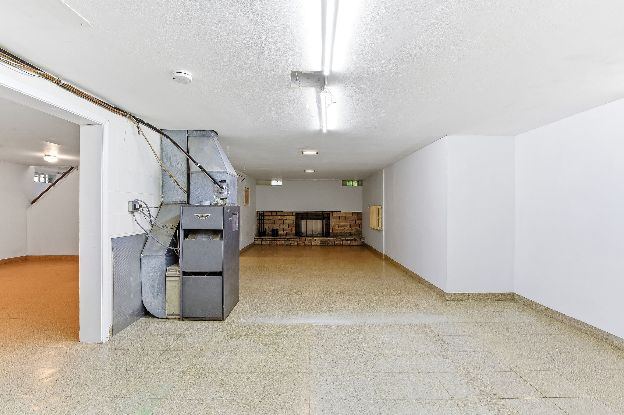  Photo 44