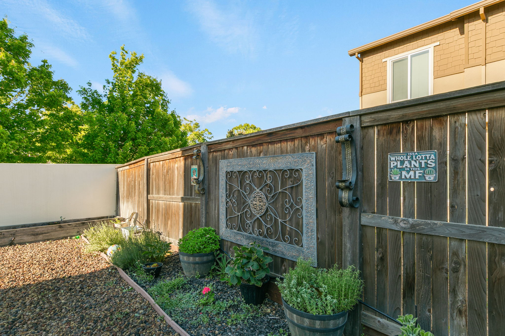  Photo 36