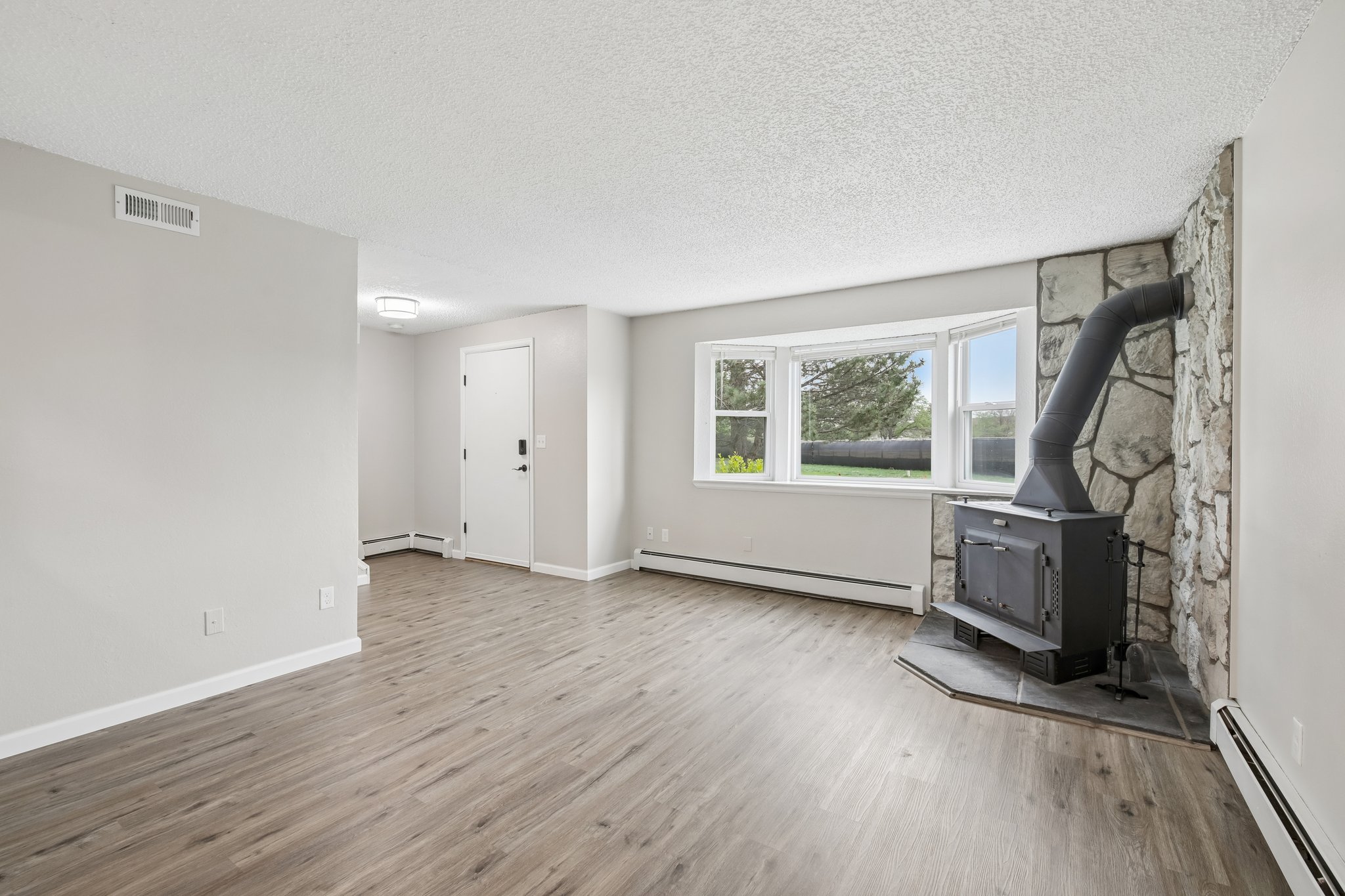 W 112th Ave apt c-S2805-008.jpg