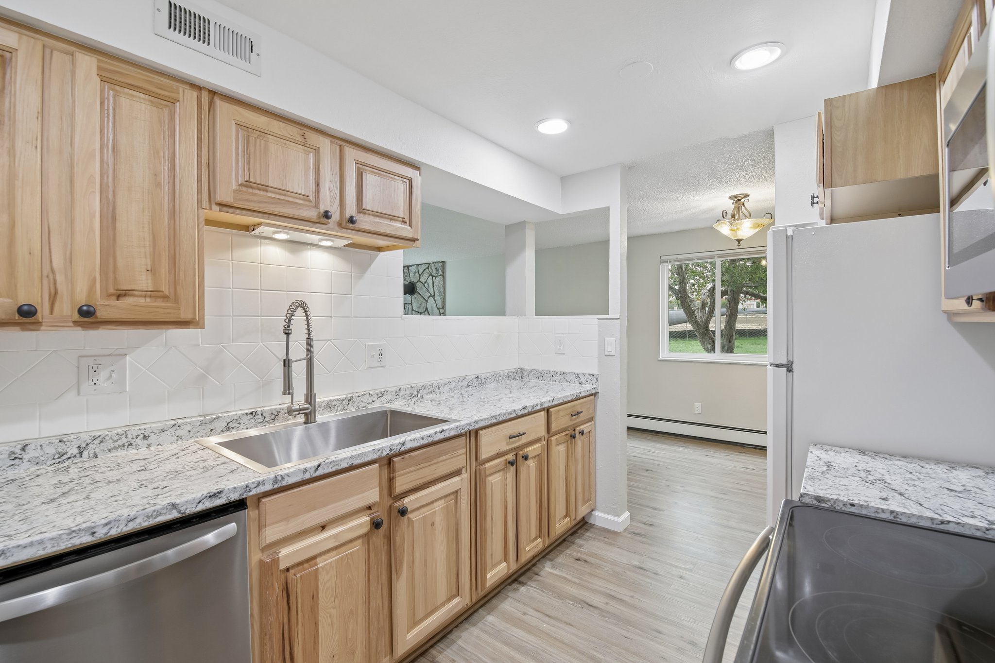 W 112th Ave apt c-S2805-013.jpg