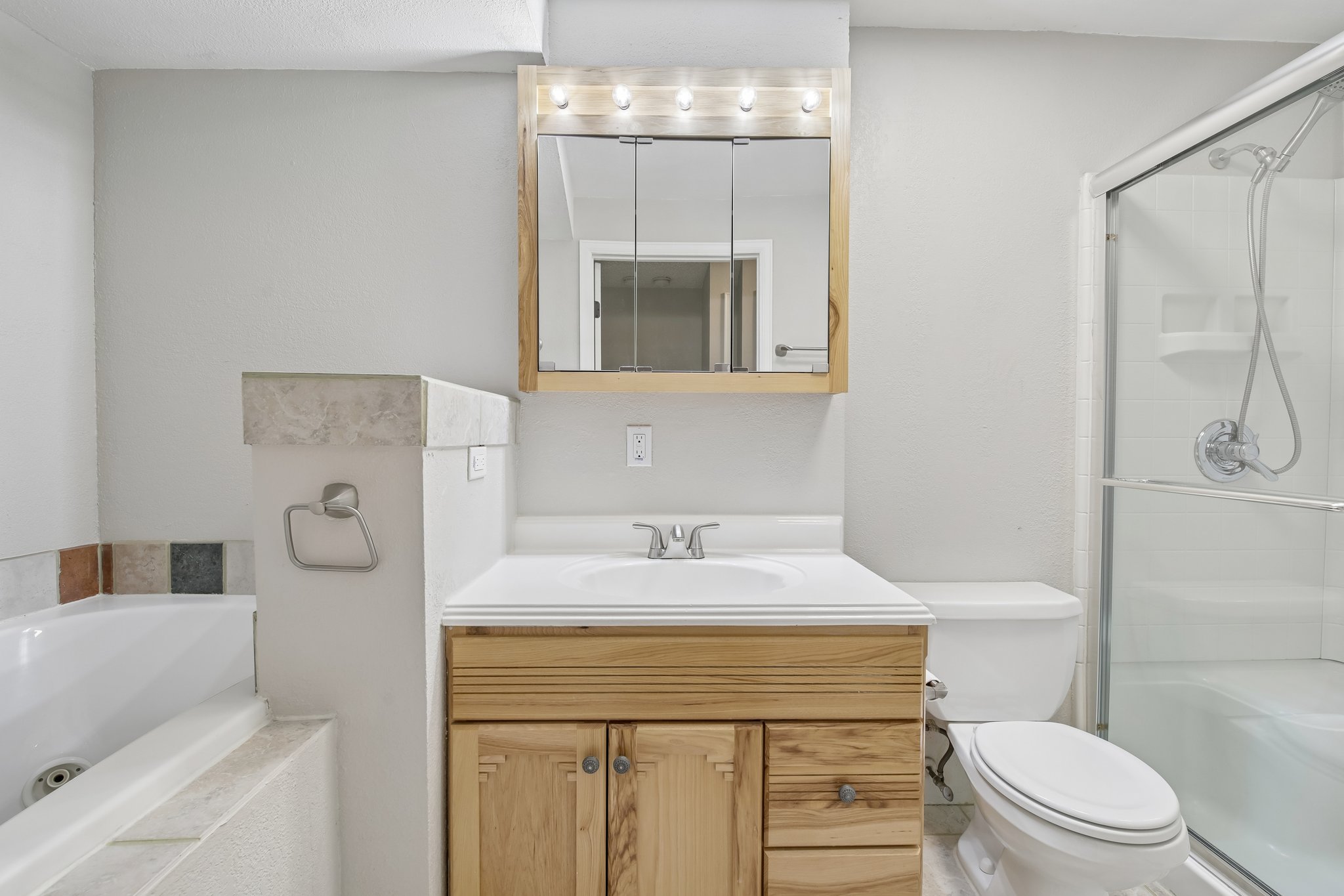 W 112th Ave apt c-S2805-015.jpg