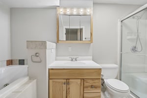 W 112th Ave apt c-S2805-015.jpg