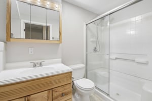 W 112th Ave apt c-S2805-016.jpg