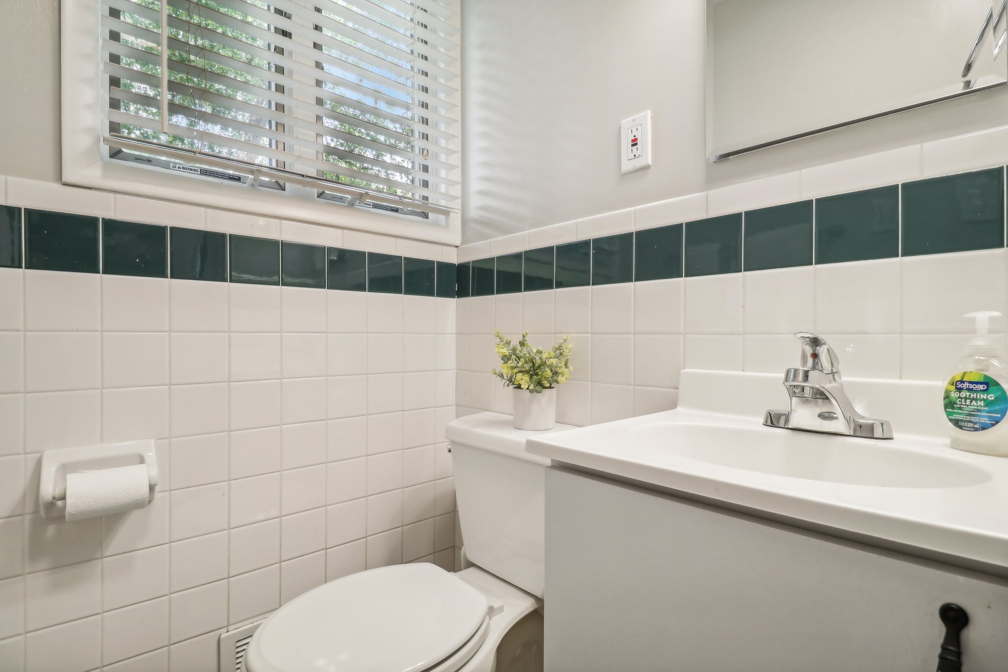 Dalebrook Dr-033.jpg