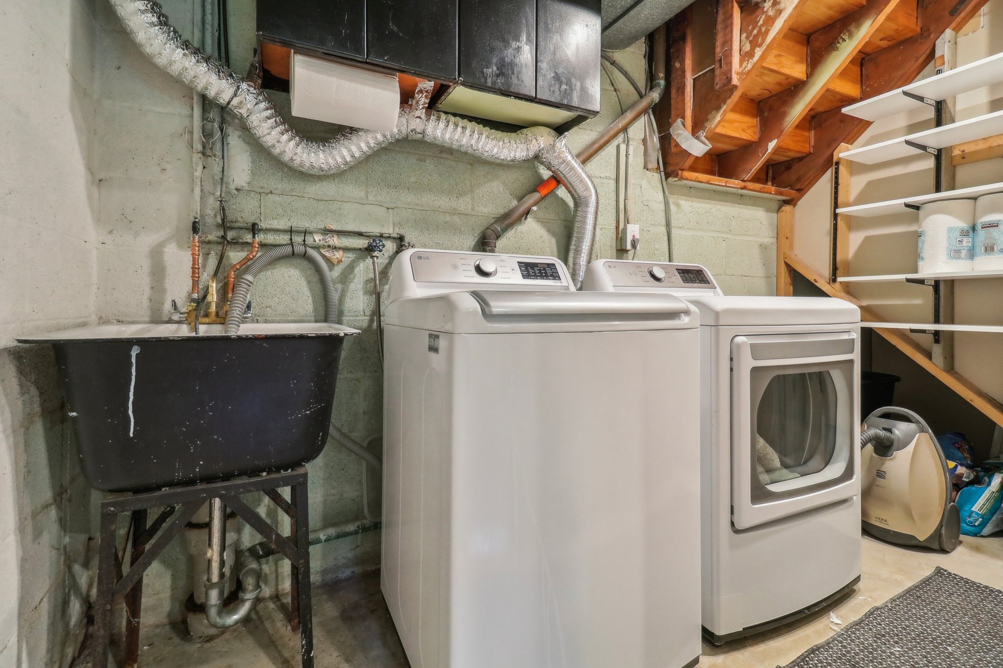 Dalebrook Dr-048.jpg