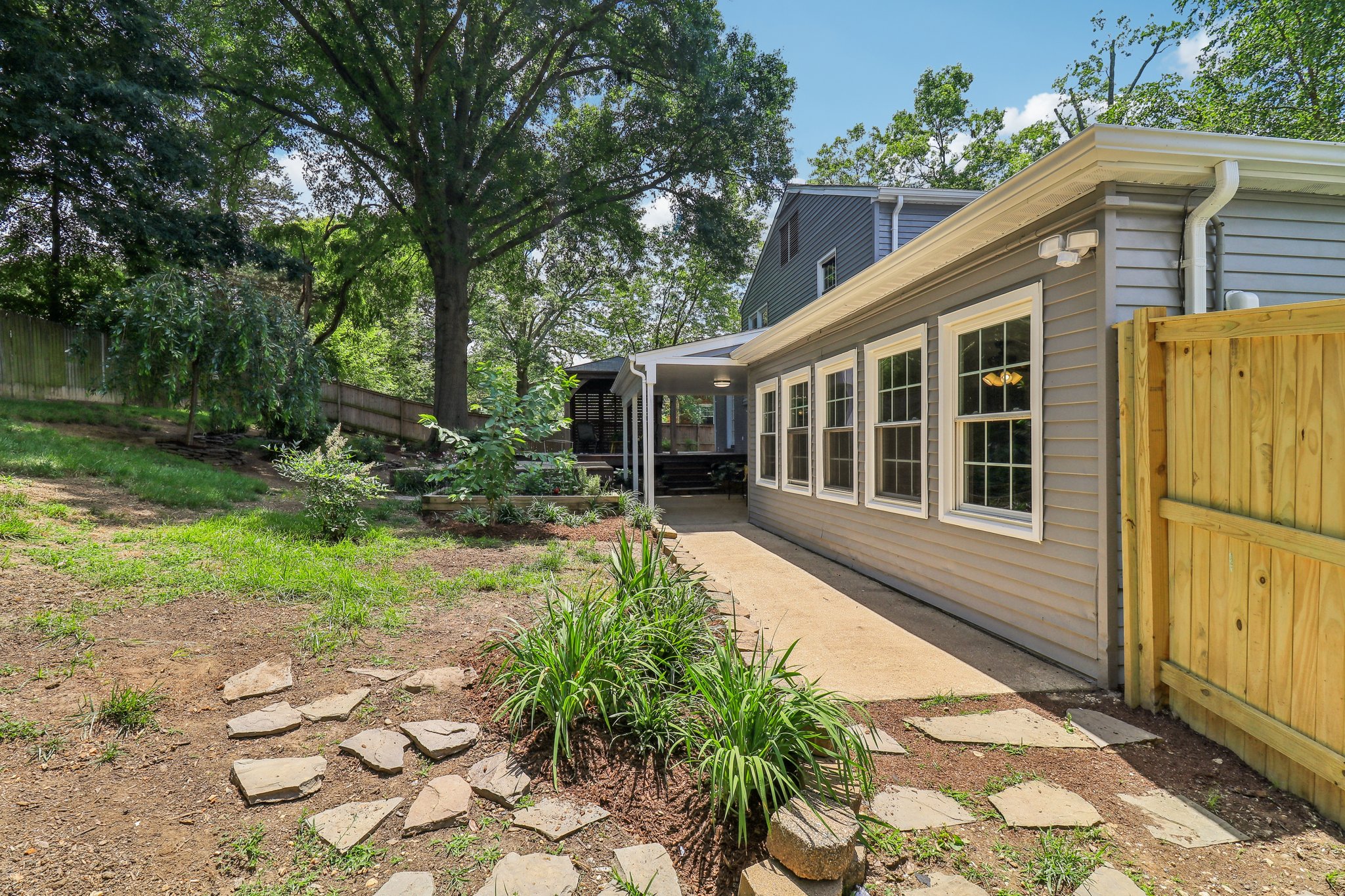 Dalebrook Dr-061.jpg