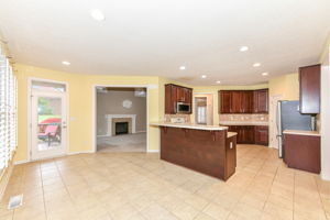 Kitchen & Breakfast Room