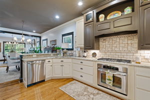 Open Floorplan for Entertaining Family & Friends